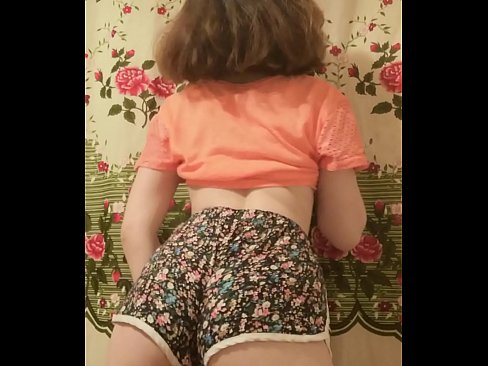 ❤️ Una ghjovana sexy si spoglia i pantaloncini davanti à a camera ❤❌ Pornu di qualità à co.mrpornogratis.ru ﹏