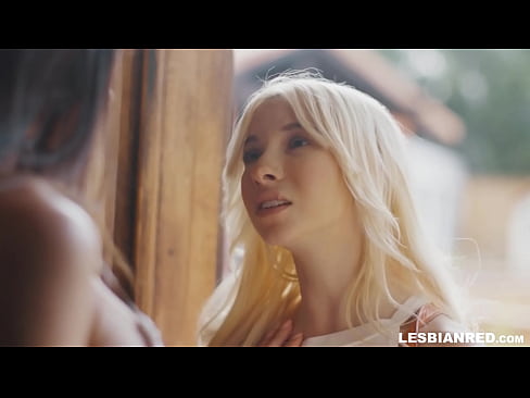 ❤️ Ragazza torna in casa uni pochi di mesi dopu è finisce per manghjà a figa di a so matrigna ❤❌ Pornu di qualità à co.mrpornogratis.ru ﹏